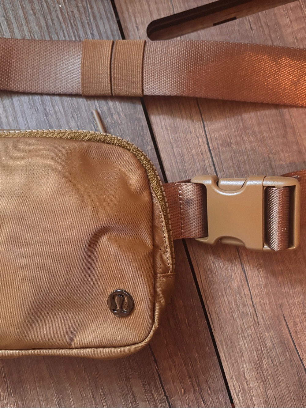 Lululemon Everywhere Belt Bag - Men's Brown Crossbody Sling Bag Great Condition